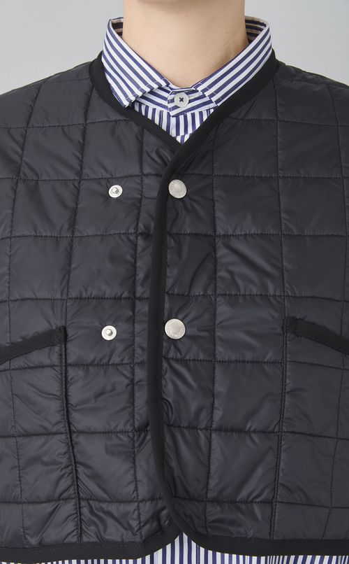 ライトキルティングショートベスト