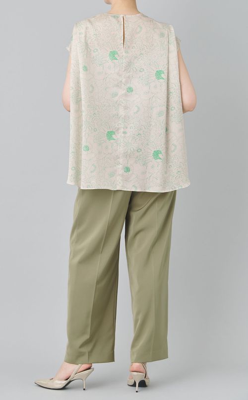 フラワープリントノースリーブトップス