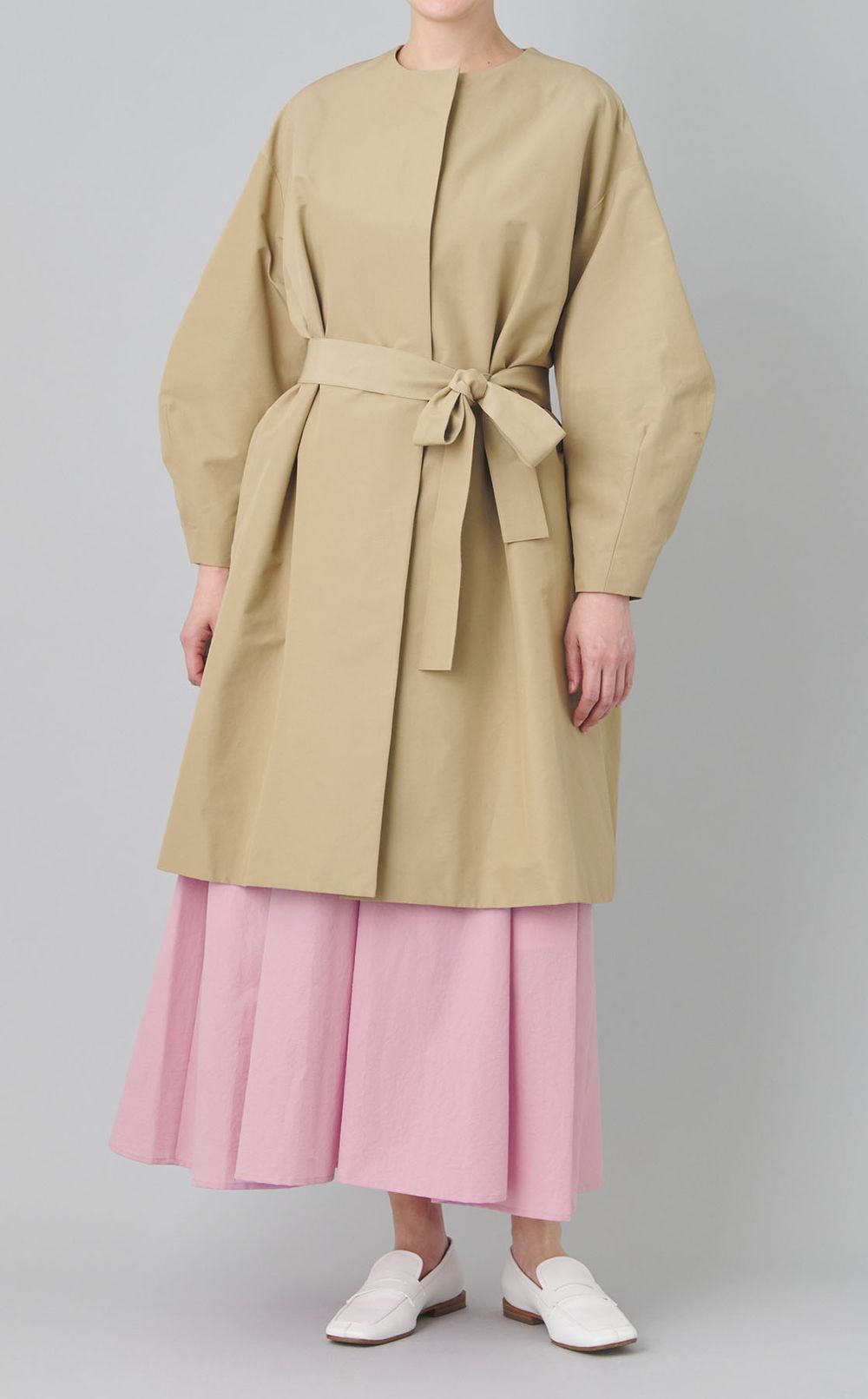 Vネックギャザーワンピース