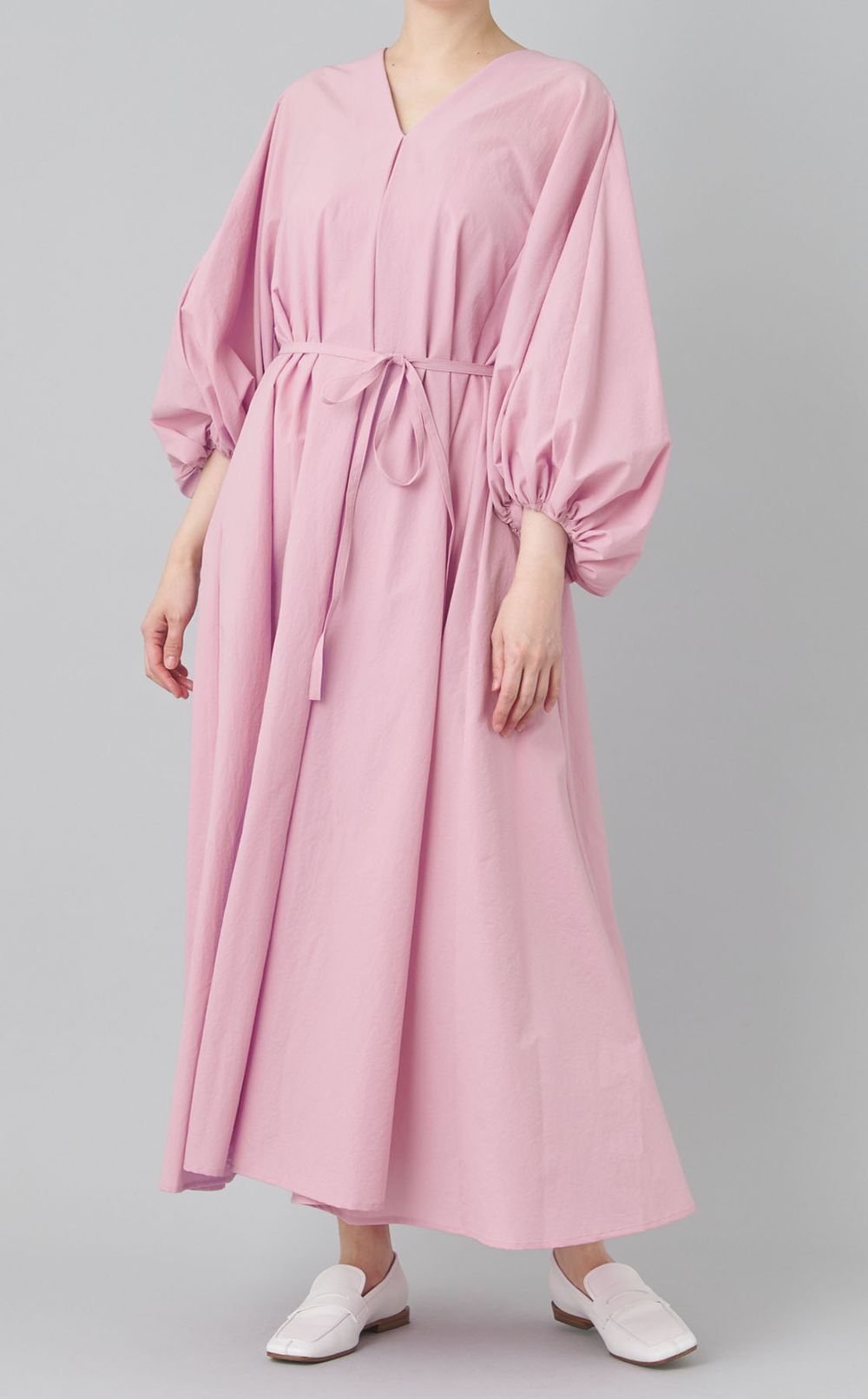 Vネックギャザーワンピース