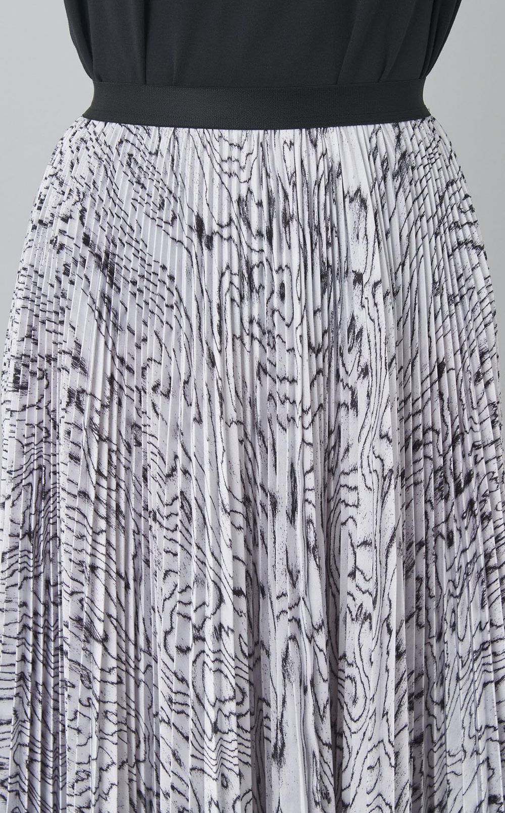 プリントサテンアシメトリースカート