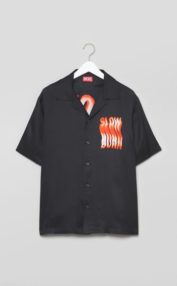 グラフィックショートスリーブシャツ