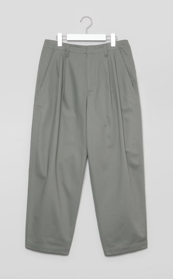 2タックテーパードパンツ