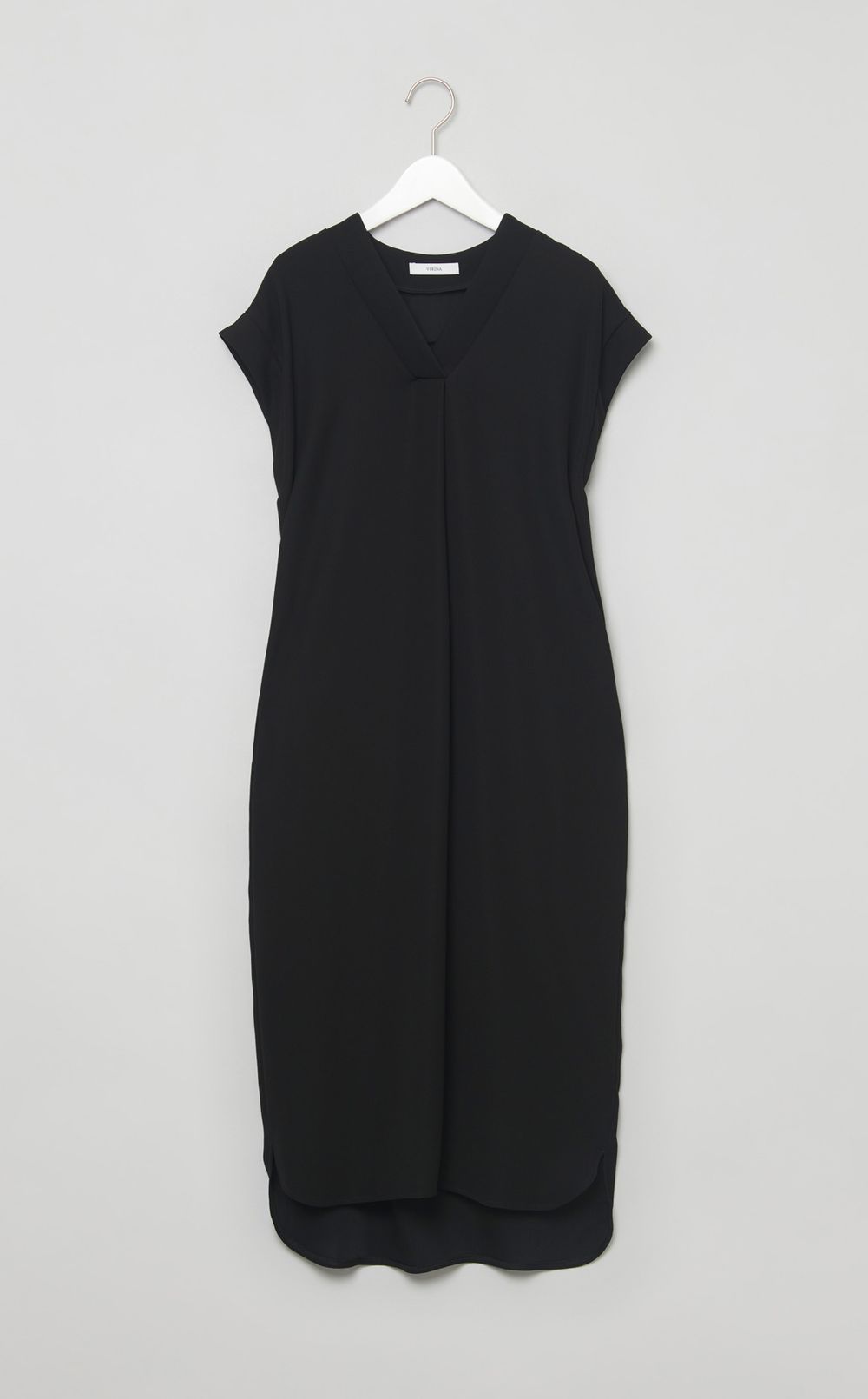 Vネックハーフスリーブワンピース