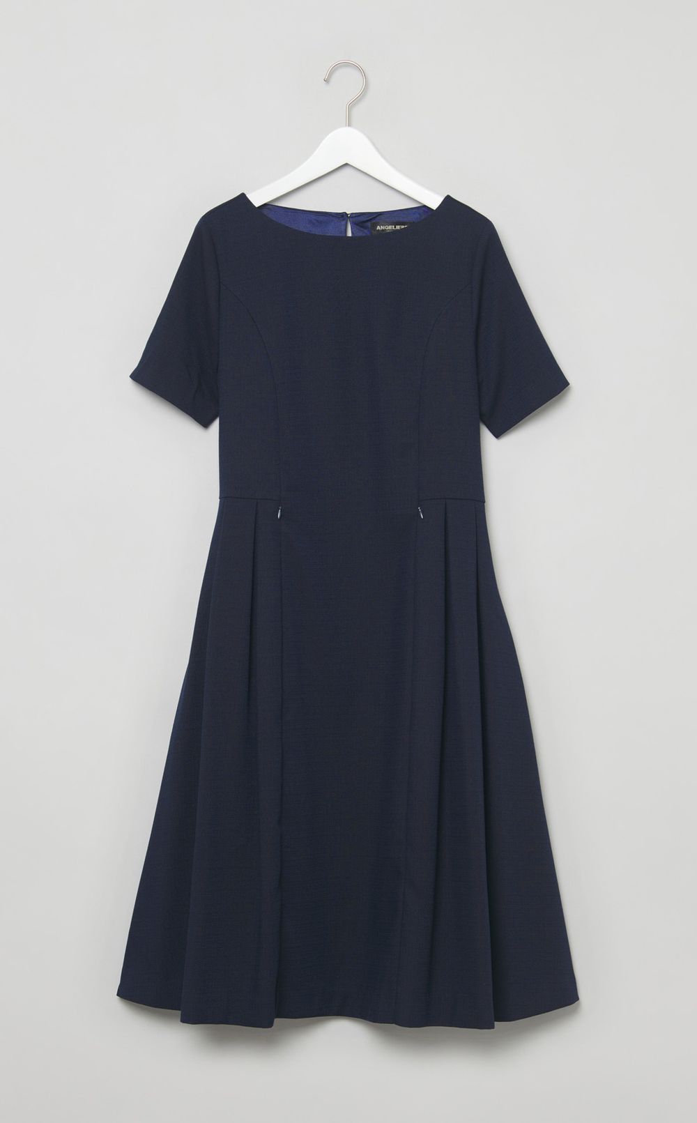 タックフレアーワンピース