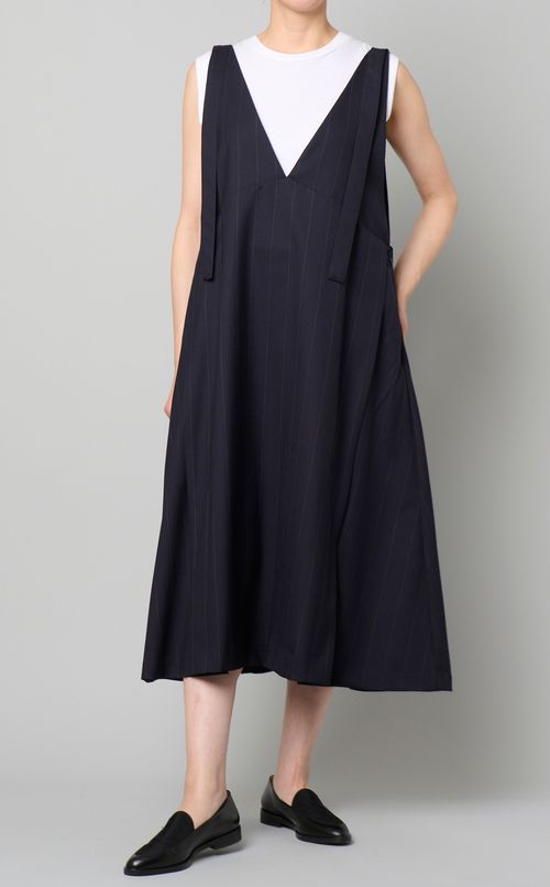 ピンストライプショルダーストラップドレス