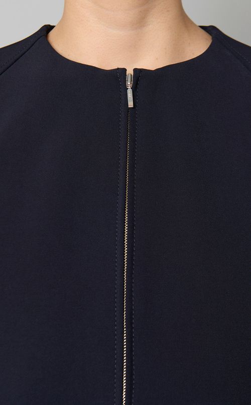 ノーカラーフロントジップジャケット