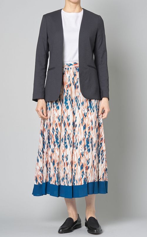 ノーカラVネックジャケット