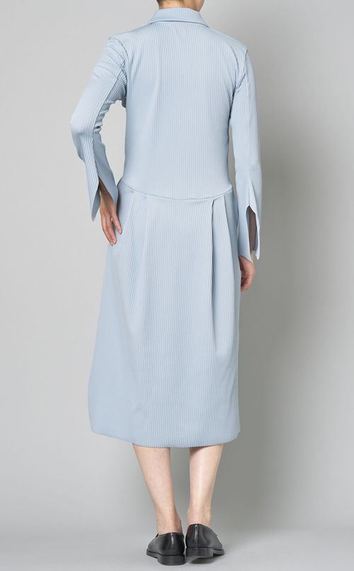 プリーツニットポロワンピース