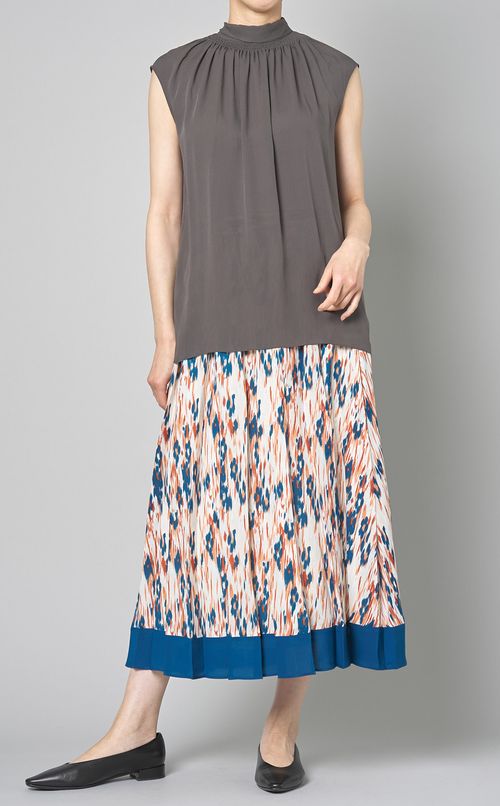 ボタニカルプリントプリーツスカート