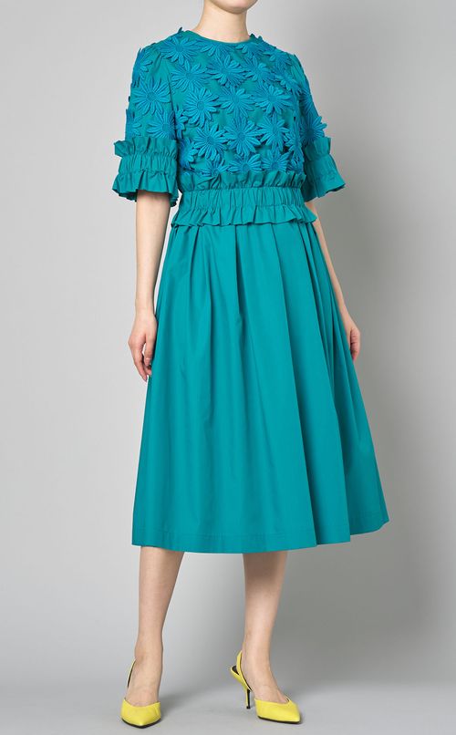 フラワーレースシャーリングワンピース