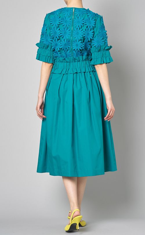 フラワーレースシャーリングワンピース