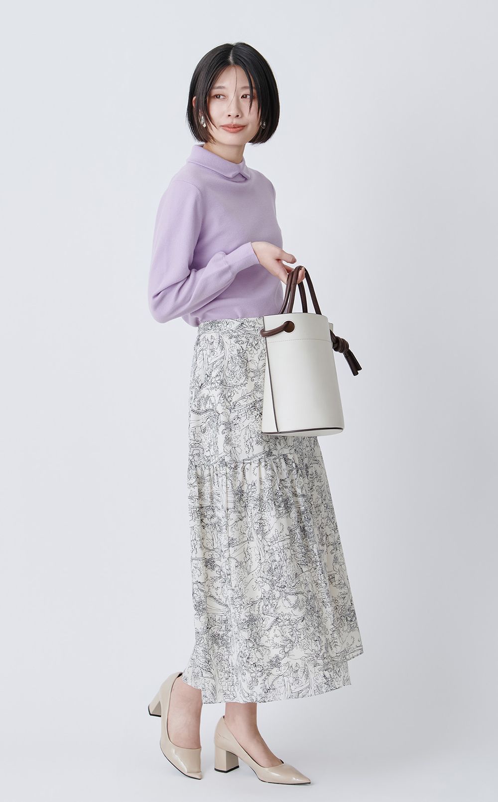 ボウタイハイネックニット