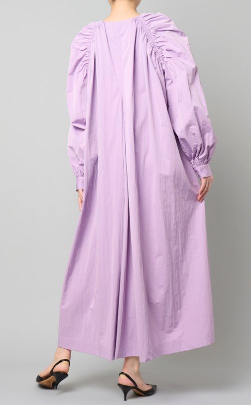 ギャザーショルダーVネックワンピース