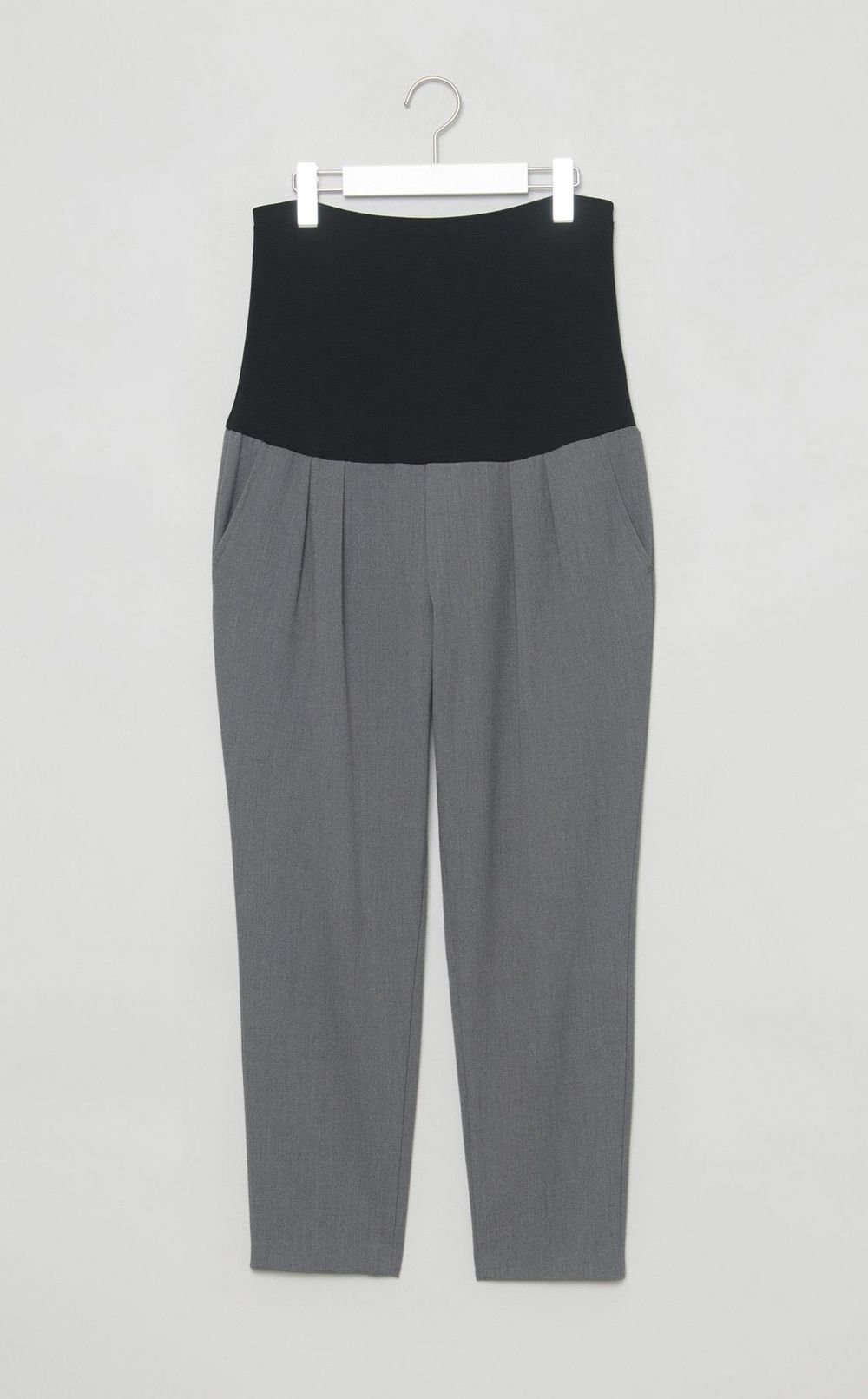 タックギャザーテーパードパンツ