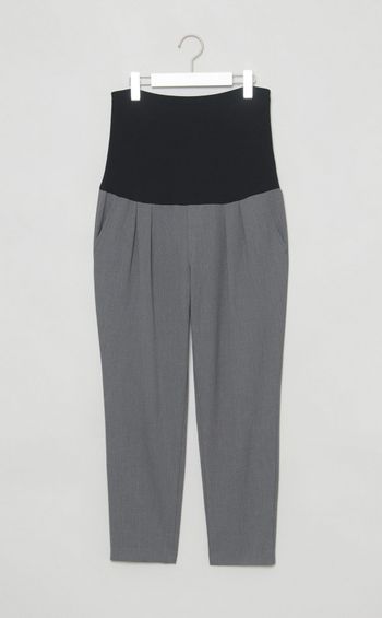 タックギャザーテーパードパンツ