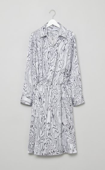 プリントサテンシャツワンピース