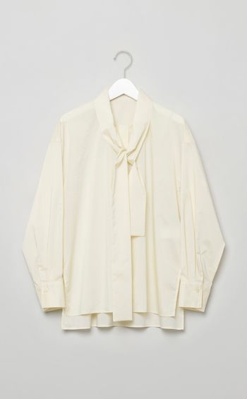 タフタボウタイブラウス