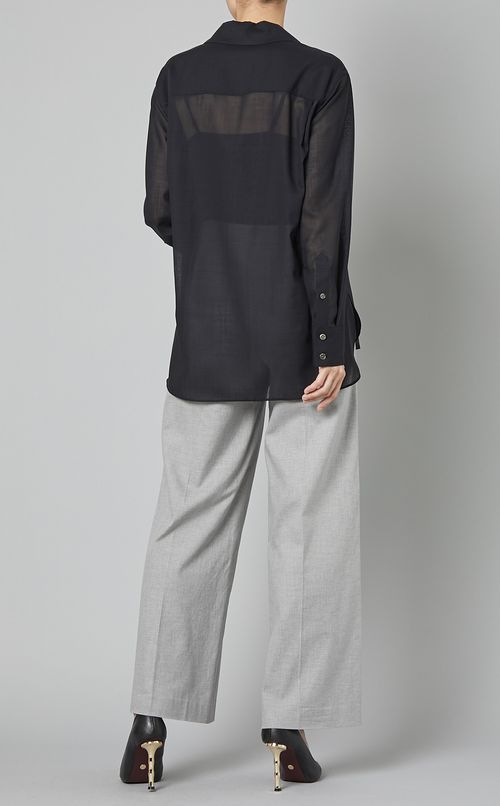 エアリーオープンカラーブラウス