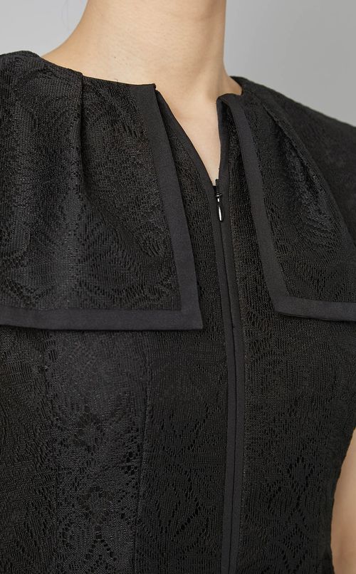 パイピングカラーワンピース