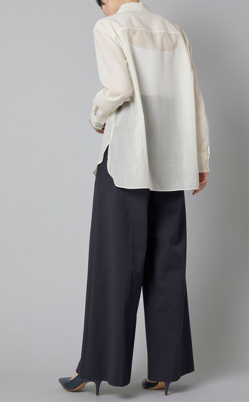 エアリーオープンカラーブラウス