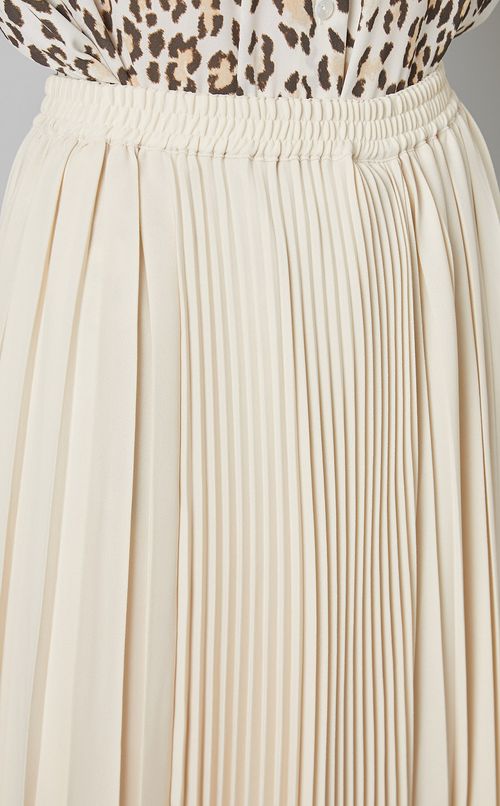 イレギュラープリーツスカート