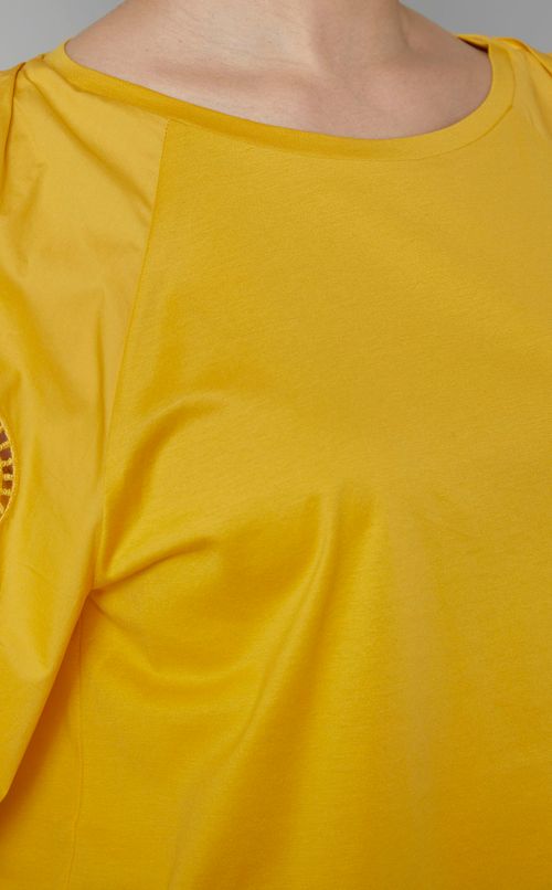 カットワークスリーブクルーネックトップス