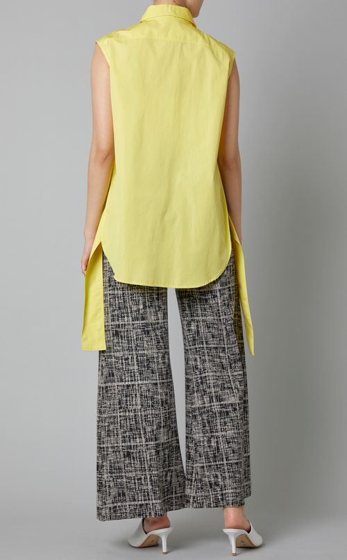 ラウンドヘムノースリーブブラウス