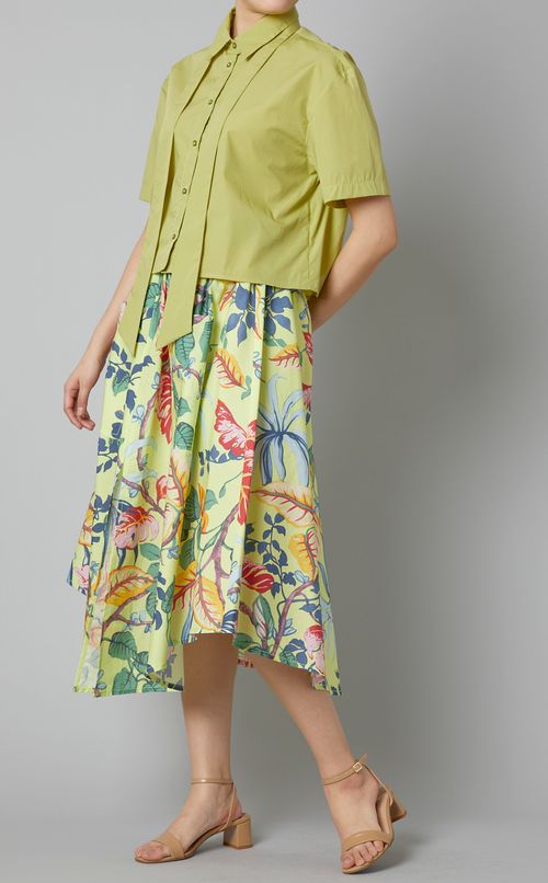 タイネックハーフスリーブクロップシャツ