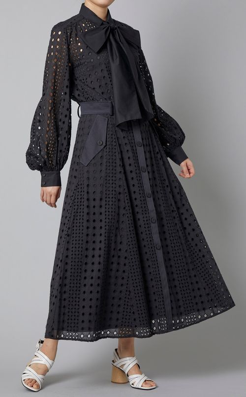 カットワークレースフレアロングスカート