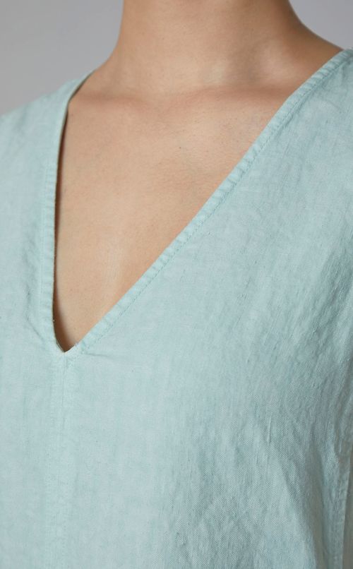 Vネックリネンノースリーブワンピース