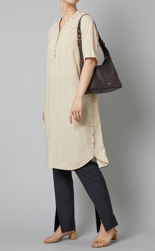 パールボタンVネックストライプドレス