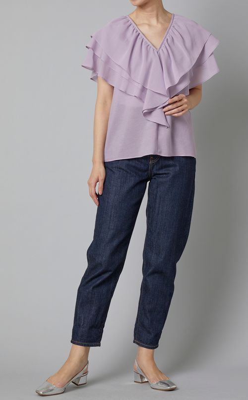 フリルカラーブラウス