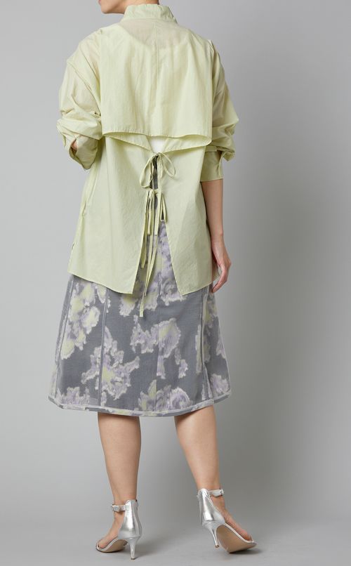 バックオープンシアーシャツ