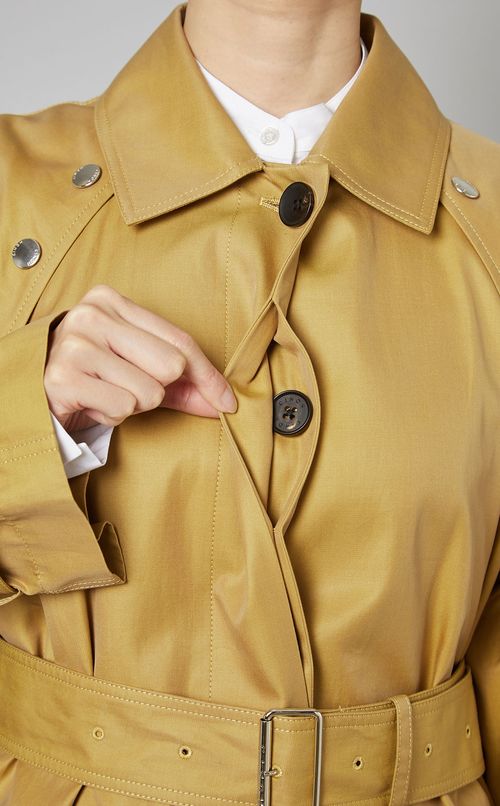 スナップボタンアクセントトレンチコート