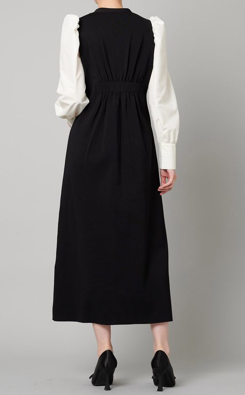 異素材スリーブVネックニットワンピース