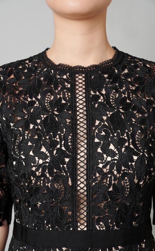 フラワーレースワンピース