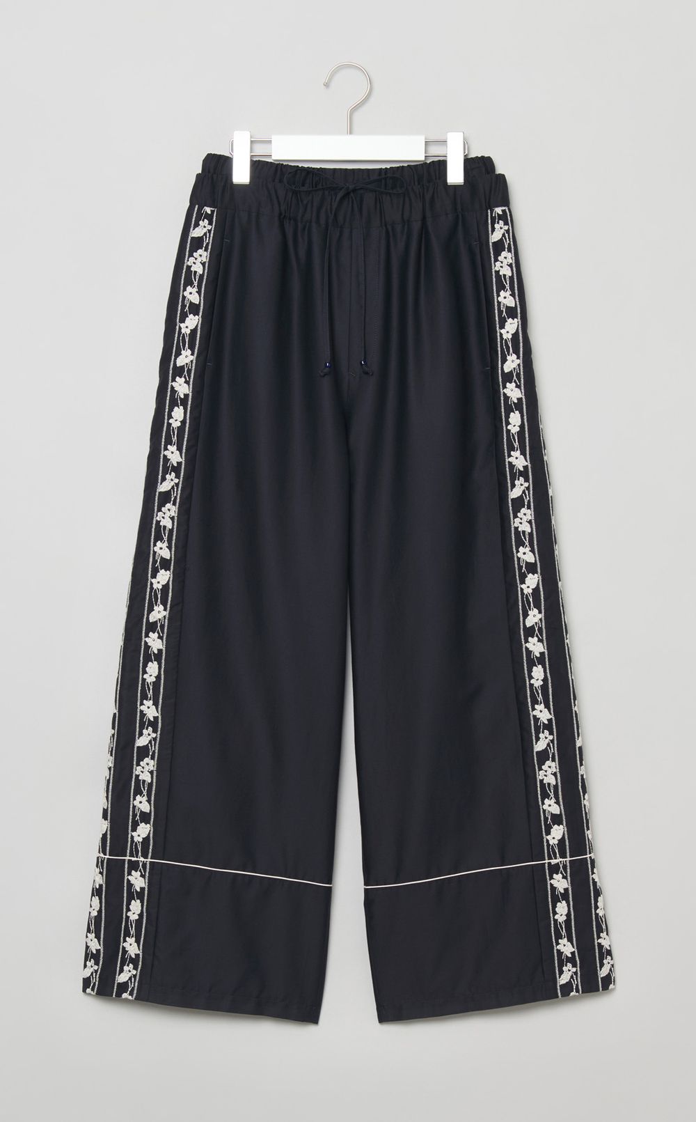 スミレ刺繍ロングパンツ