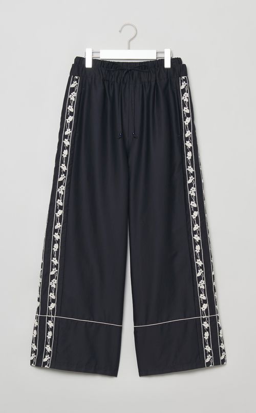 スミレ刺繍ロングパンツ