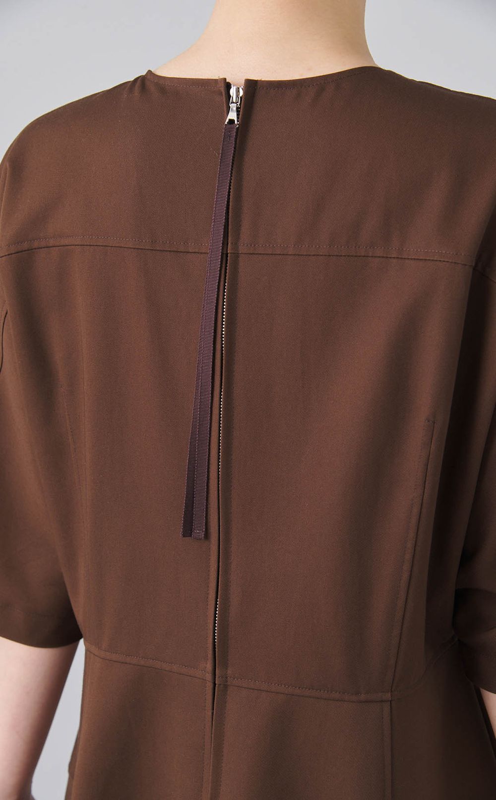 コットンツイルVネックワンピース