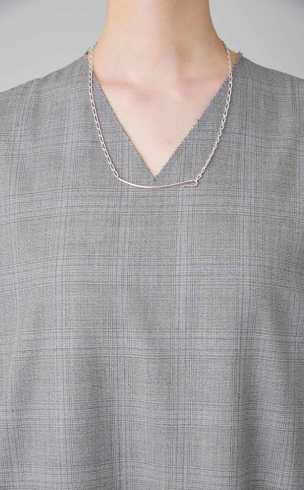 フックチェーンラリエットネックレス