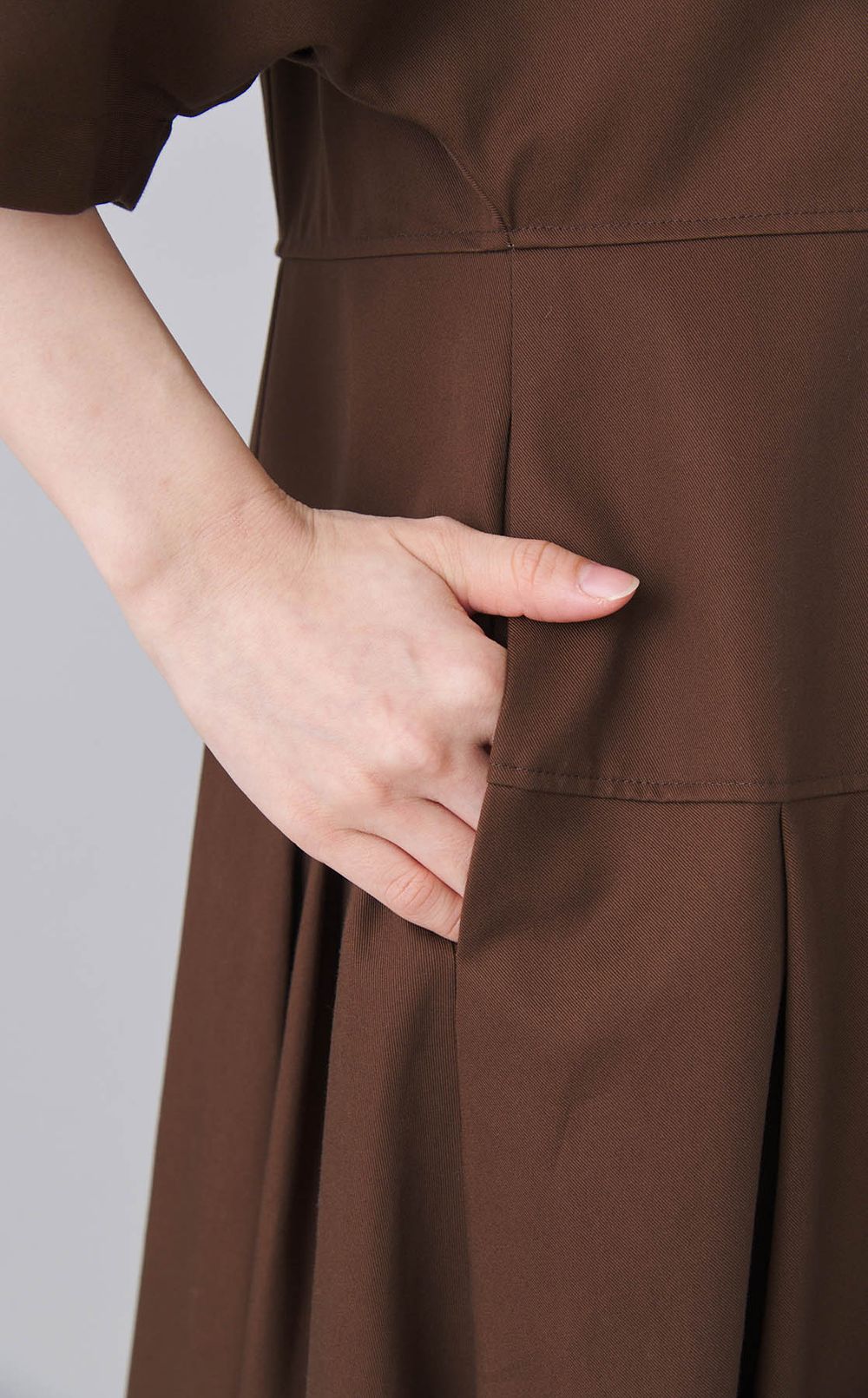 コットンツイルVネックワンピース