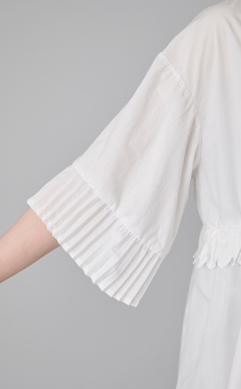 【reADdress】刺繍ブラウス