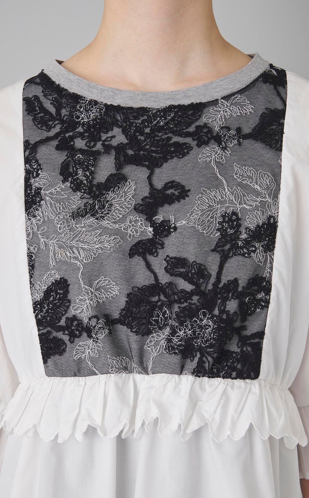 【reADdress】刺繍ブラウス