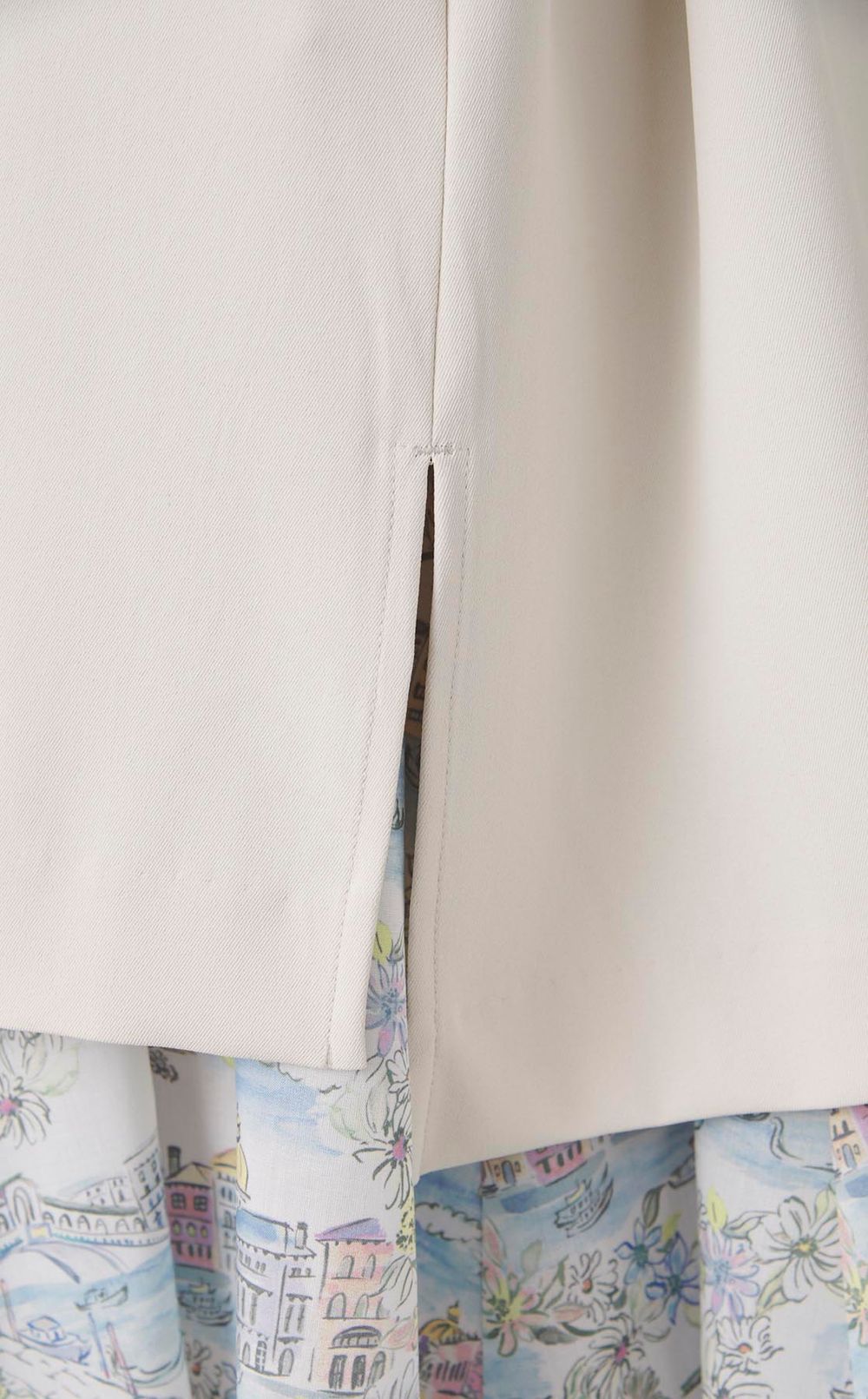 ノーカラーミドルジレ