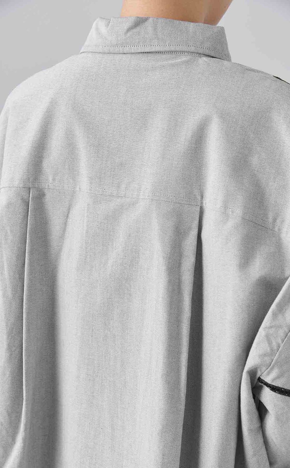 エンブロイダリーオーバーシャツ