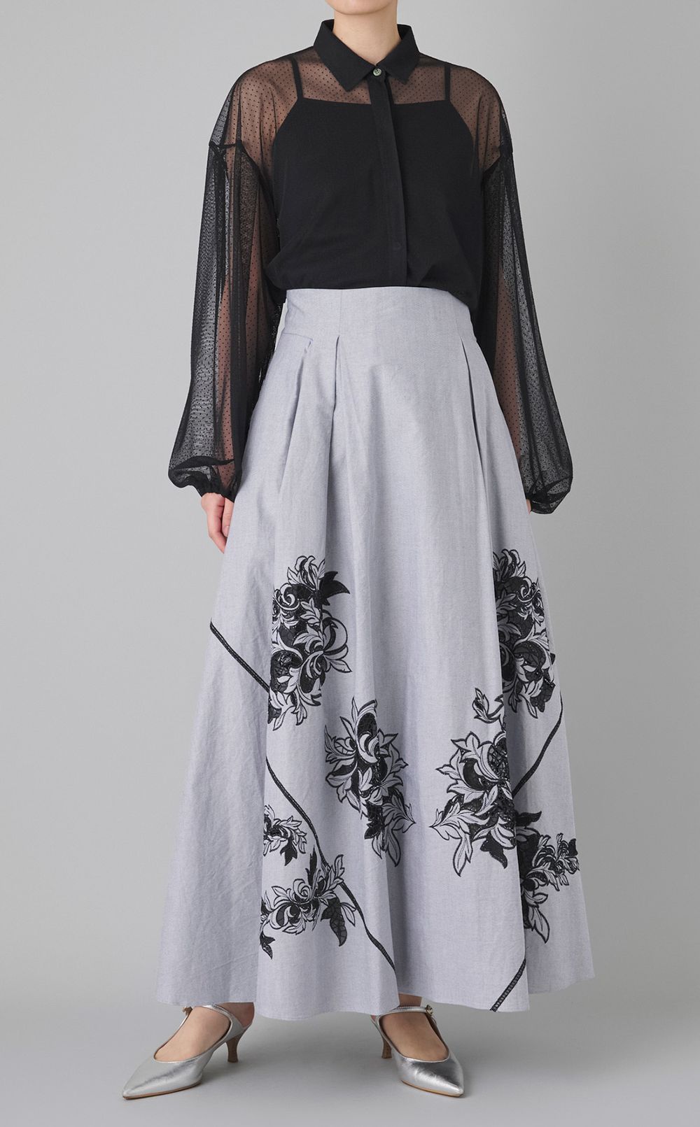 ボリュームスリーブシアーブラウス