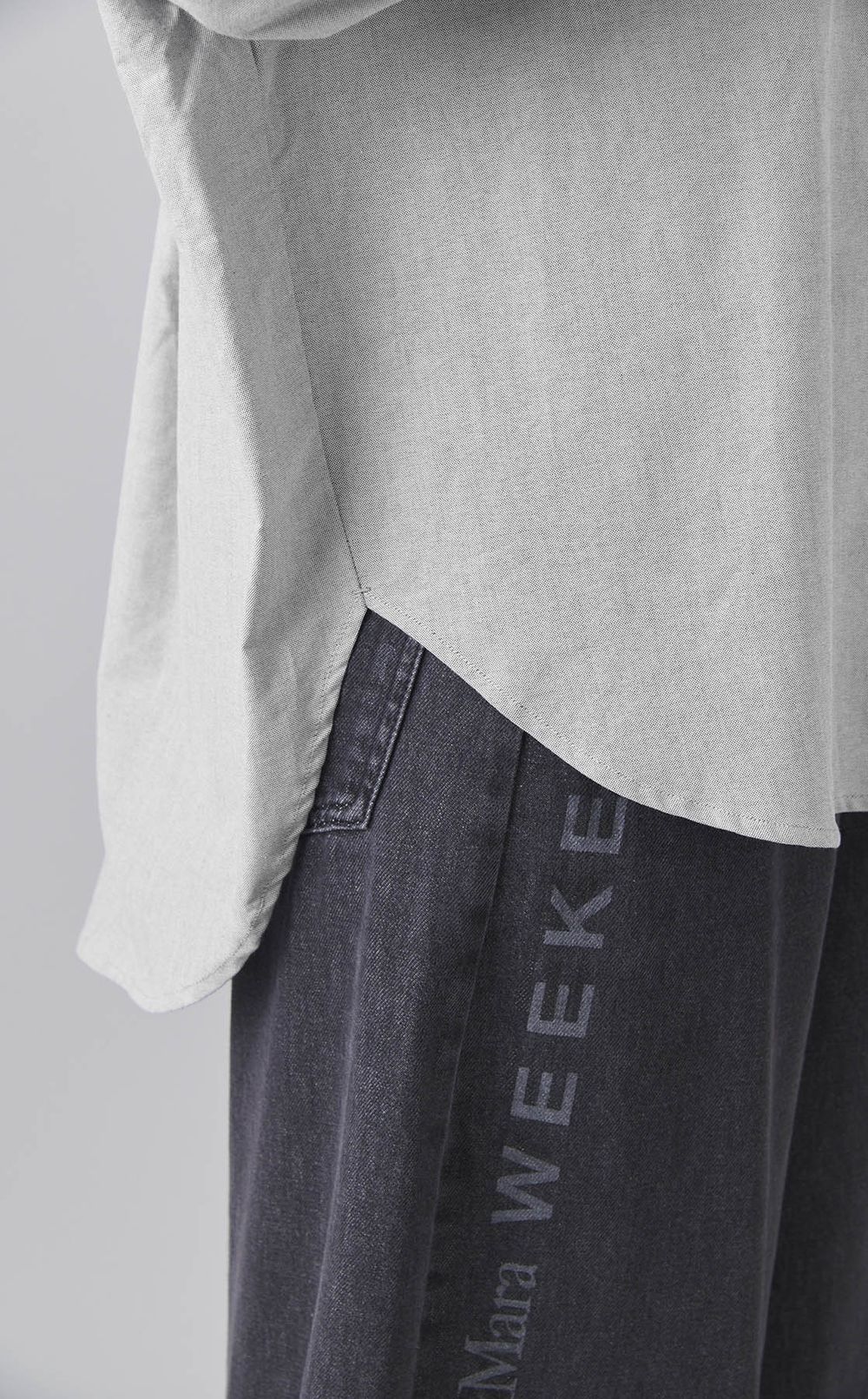 エンブロイダリーオーバーシャツ