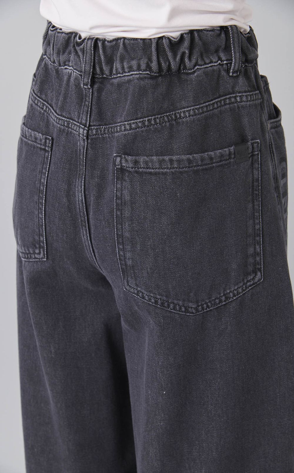 ウォッシュドブラックデニムパンツ