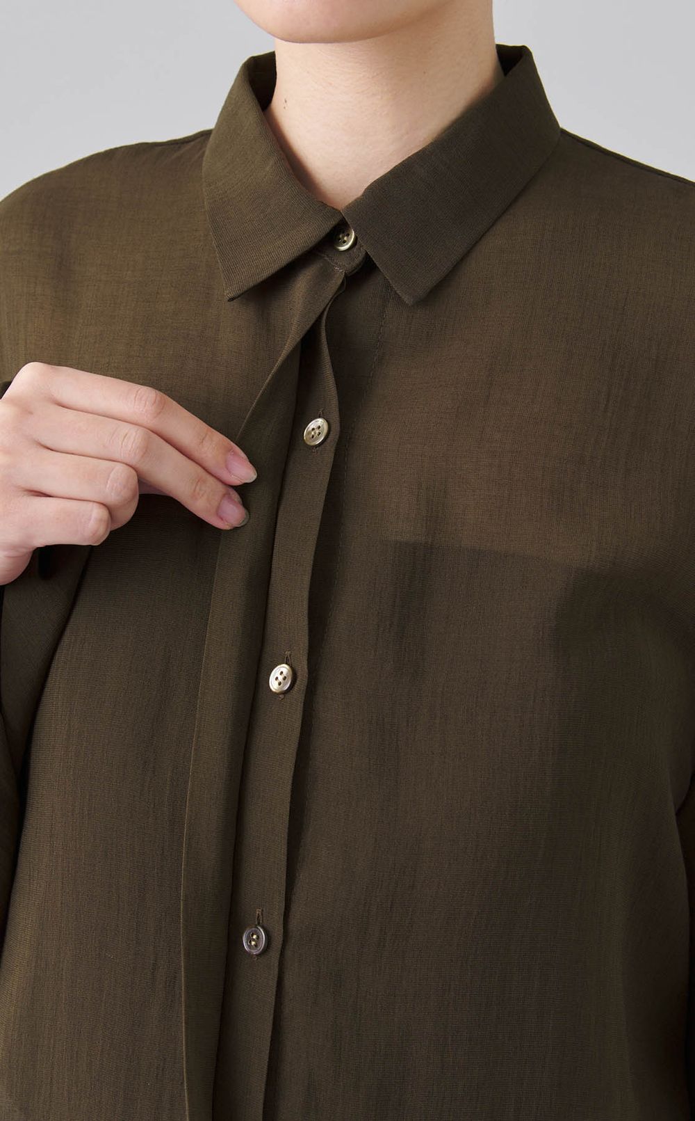 ボリュームスリーブシアーブラウス